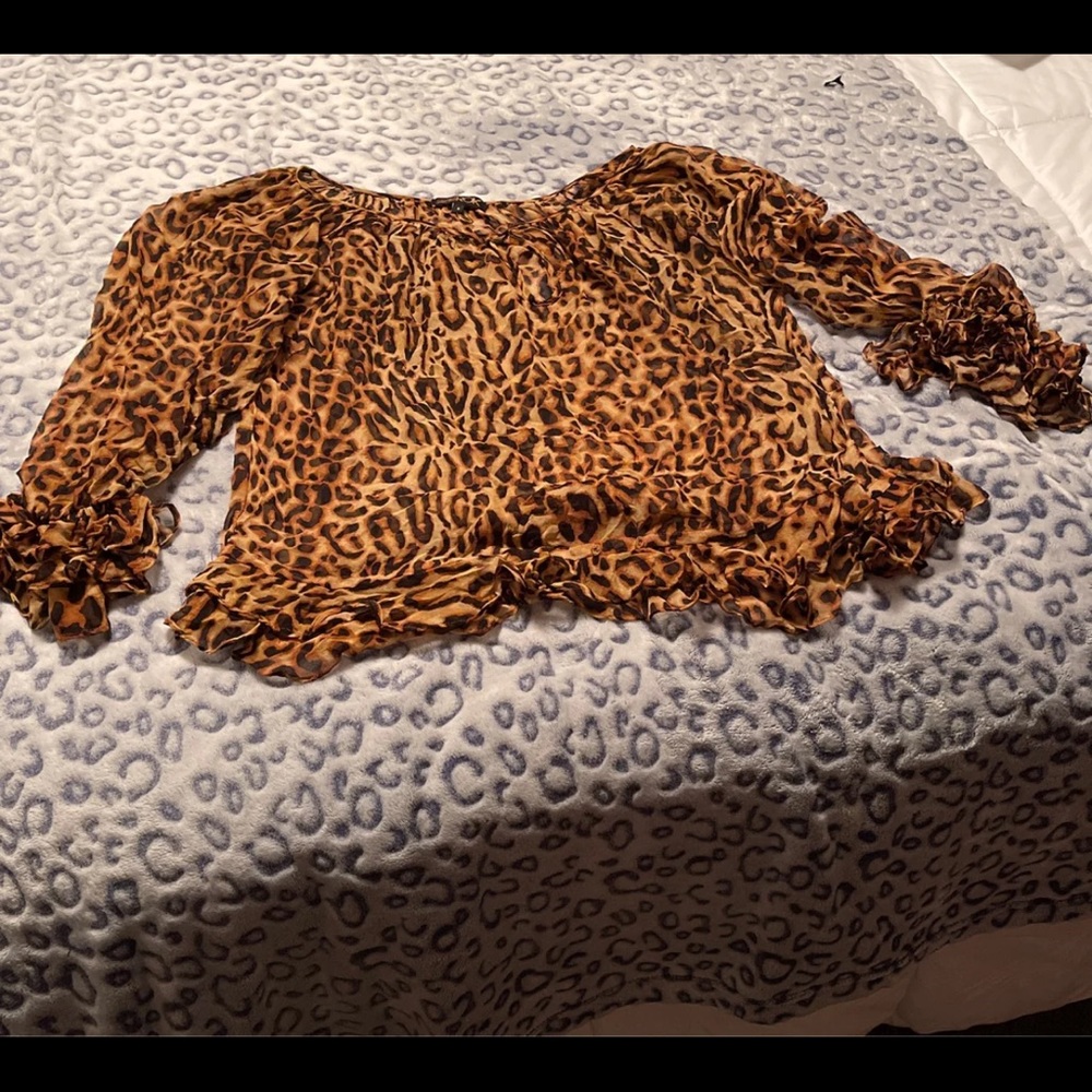 Leopard print top